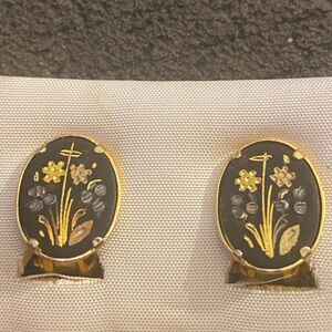 Vintage Damasquinado DE ORO Clip-on Earrings by Damasouinago Surez C B.